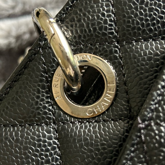 STUNNING!! Authentic Chanel GST in fantastic condition! - Picture 2 of 14